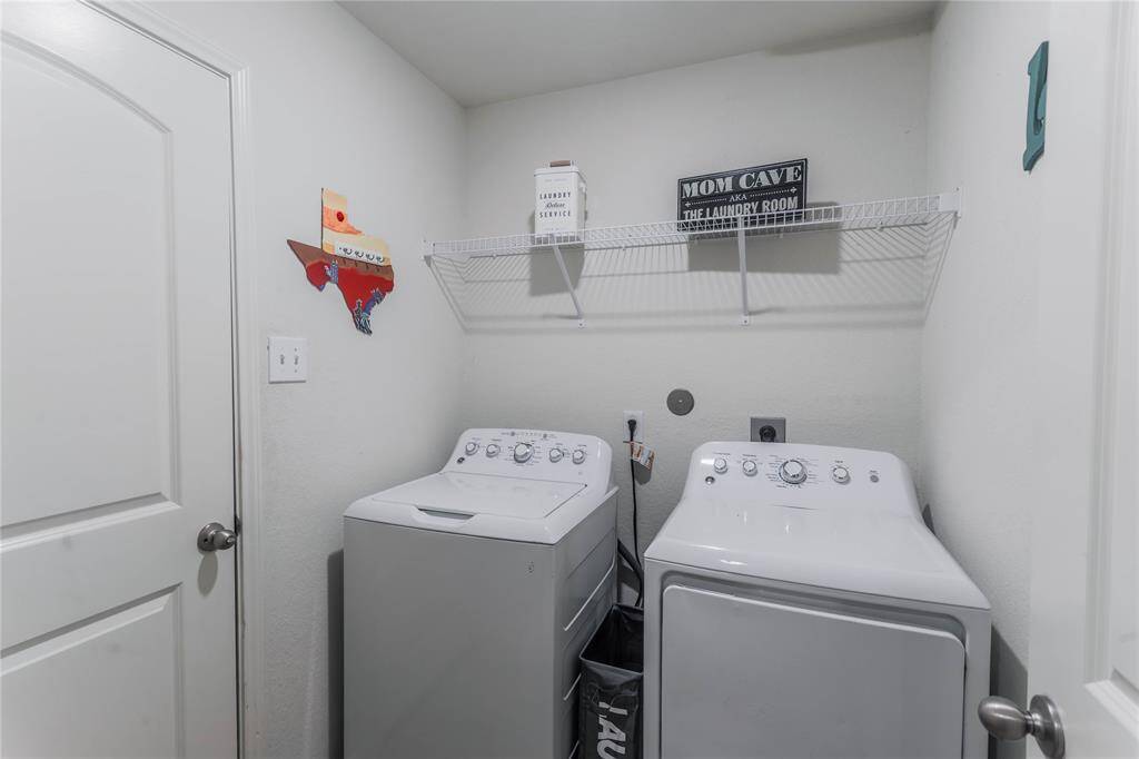 Spacious in-home laundry room