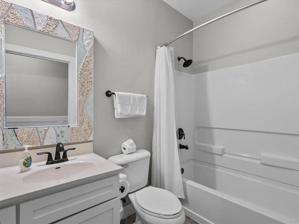 Guest Full Bath