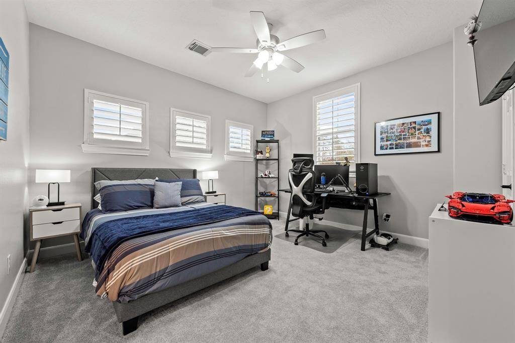 Bonus room perfect for entertaining