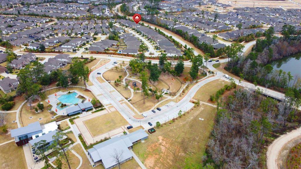 The community amenity center is a leisurely stroll away!
