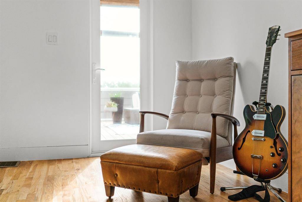 What a perfect music or reading nook!