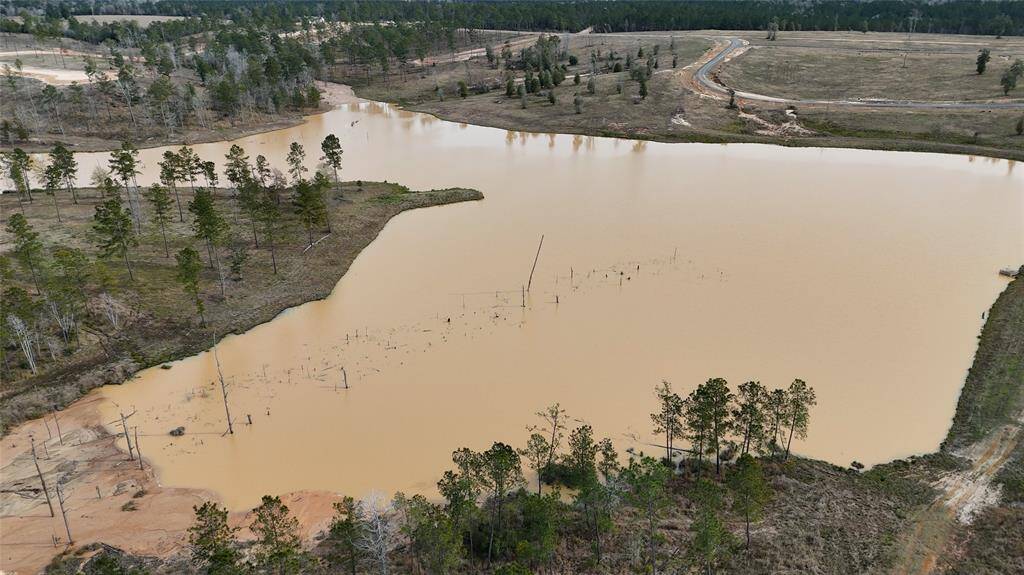 28 acre stocked lake