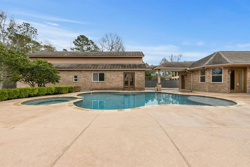 Stunning pool oasis perfect for relaxation and entertainment.