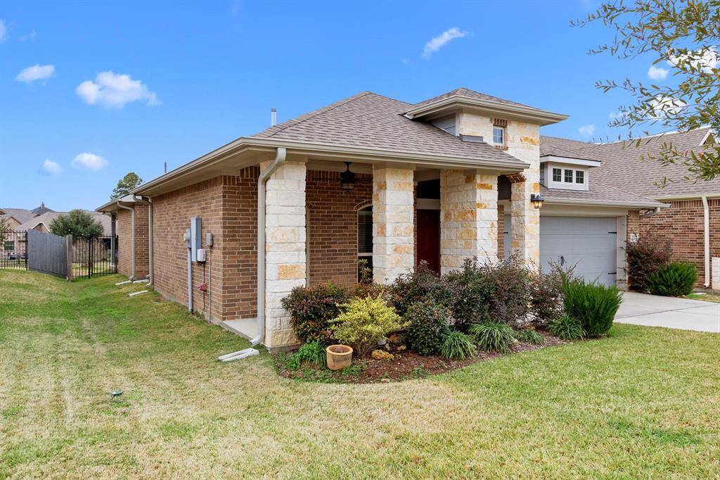 Front and back lawn are maintained by the HOA.