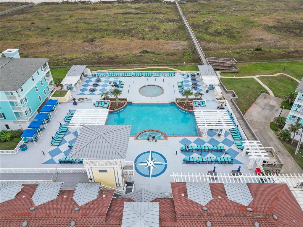 Resort Style Pool