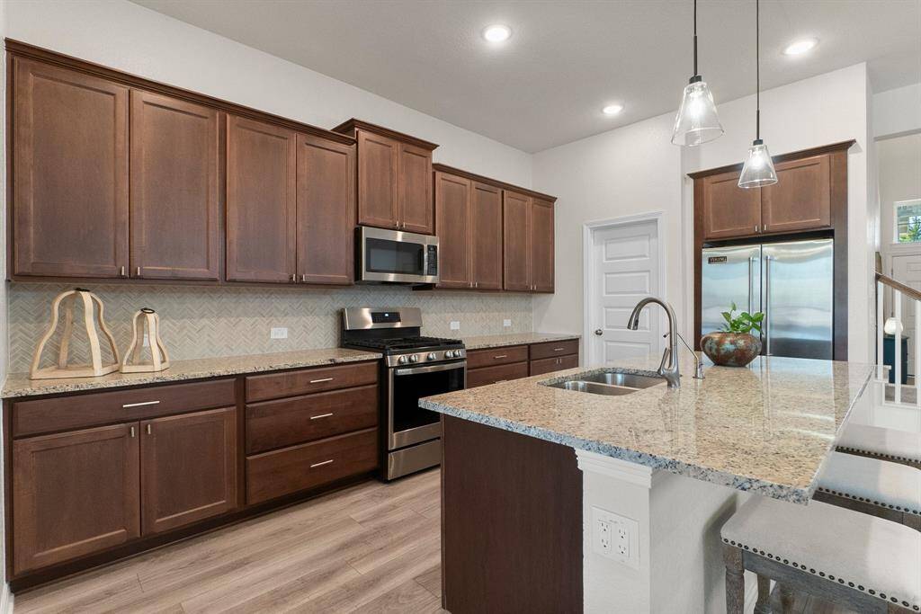 Tons of cabinet space with drawer stacks and soft close hinges
