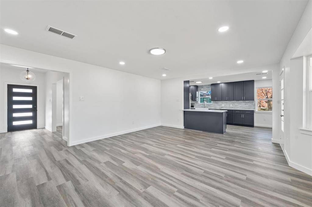 Wonderful open floor concept