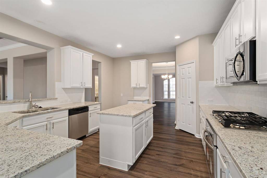 Another view of the island kitchen!