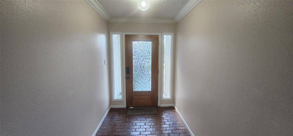 LIVING ROOM & FORMAL DINING ROOM FLOORS REPLACED August 2024!