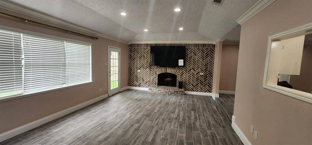 LIVING ROOM & FORMAL DINING ROOM FLOORS REPLACED August 2024!