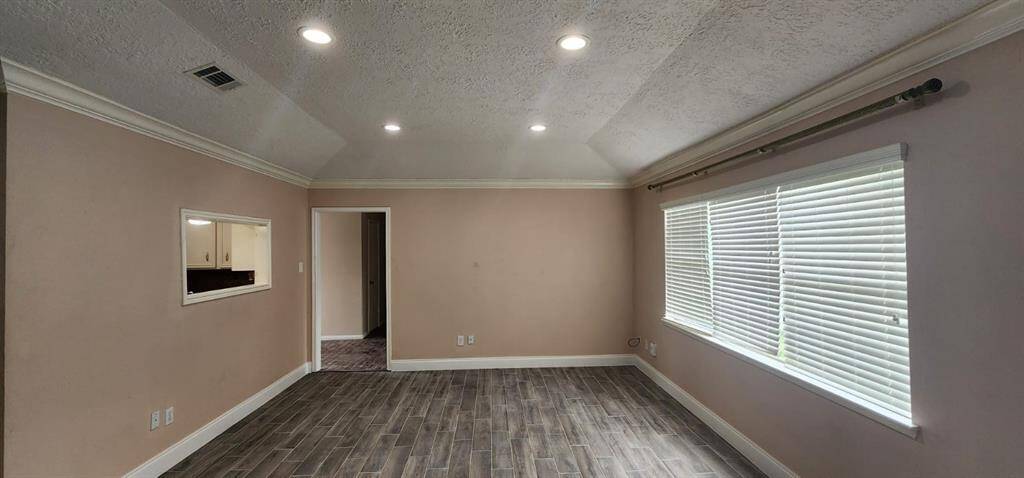 LIVING ROOM & FORMAL DINING ROOM FLOORS REPLACED August 2024!