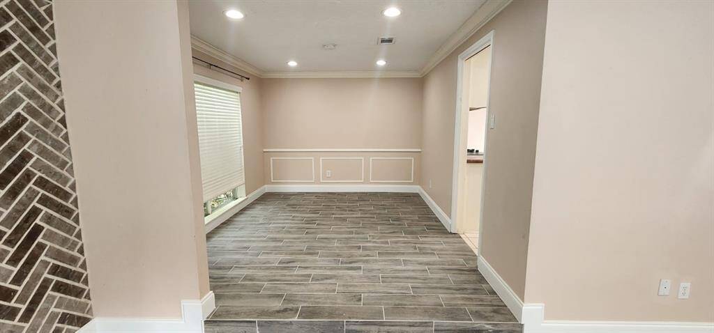 LIVING ROOM & FORMAL DINING ROOM FLOORS REPLACED August 2024!