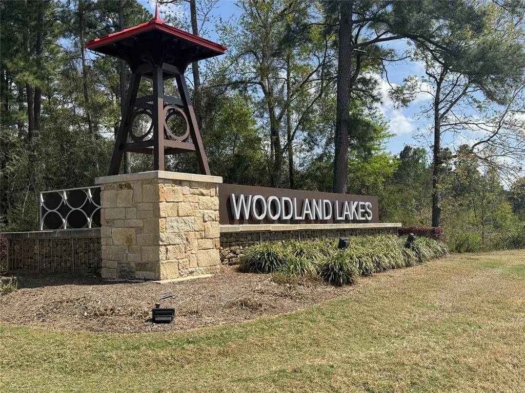 Welcome home to the Woodland Lakes Community!