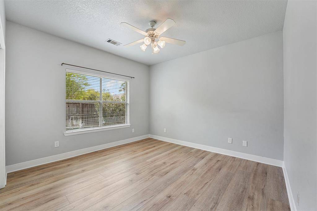 Ample back yard space for small gatherings and pets