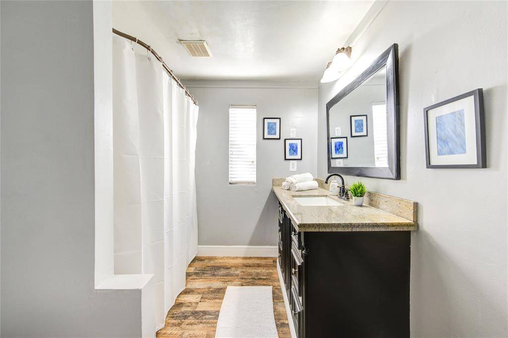Plenty of space. Tub/Shower combo