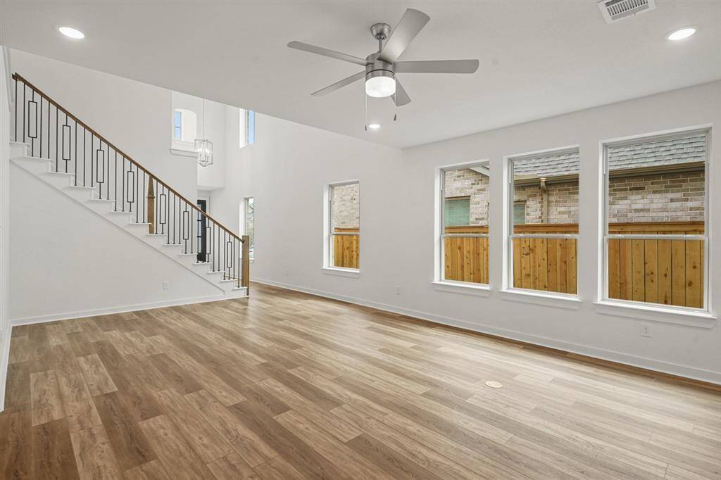 7462CattailFallsLaneELLIC010
