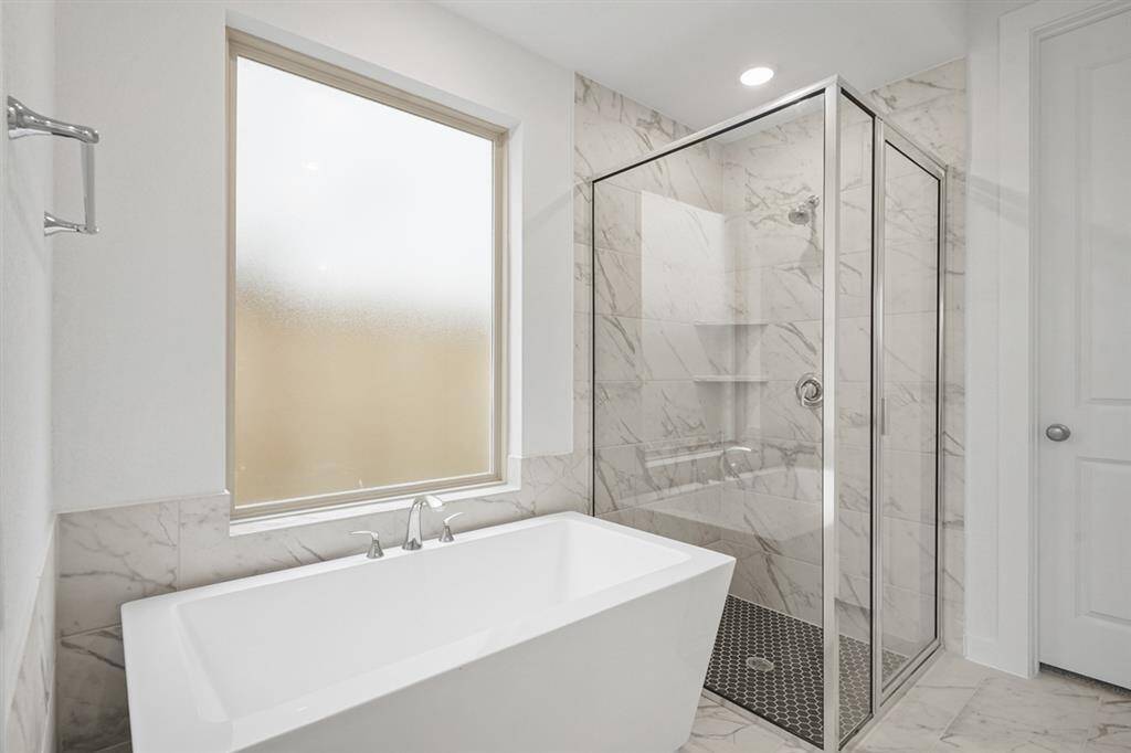 7462CattailFallsLaneELLIC014