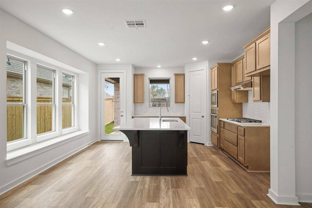 7462CattailFallsLaneELLIC017