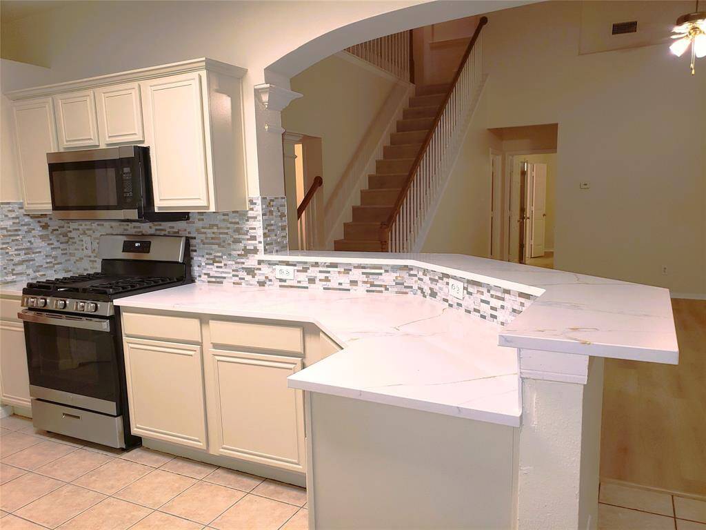 KITCHEN VIEW 2