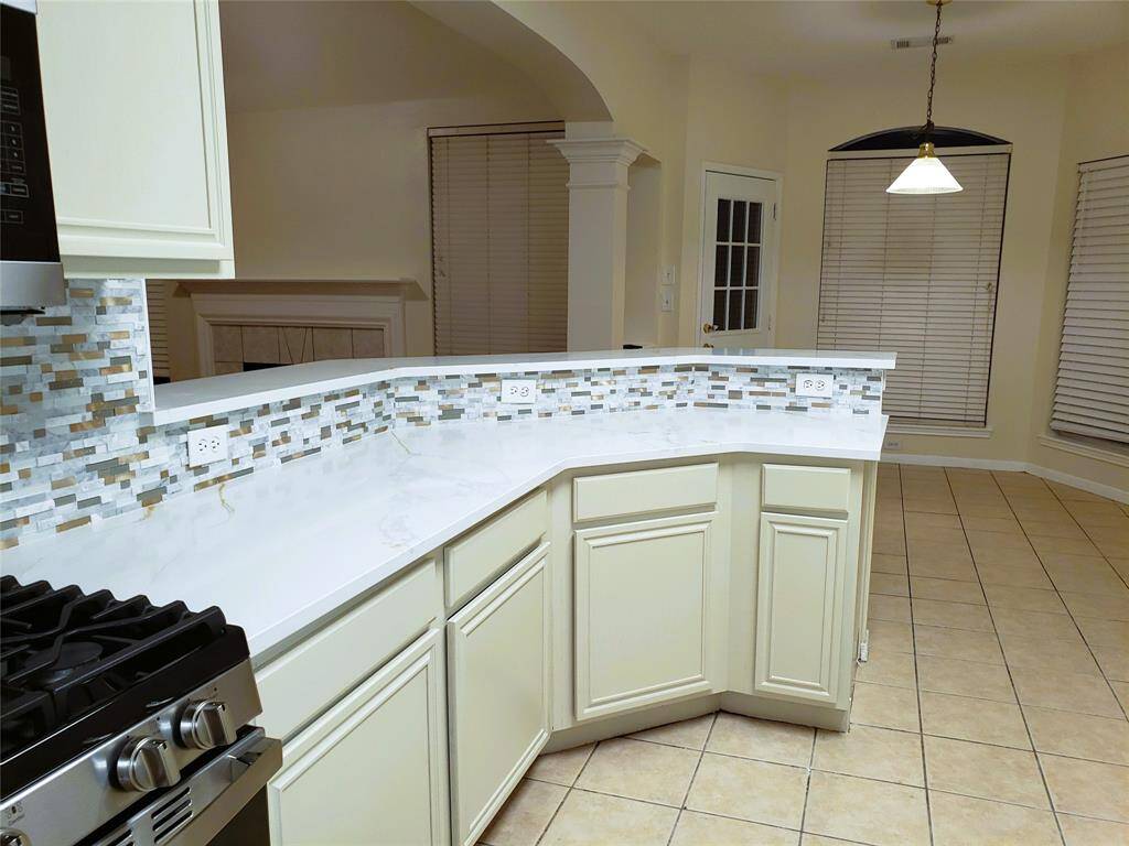 KITCHEN VIEW 3