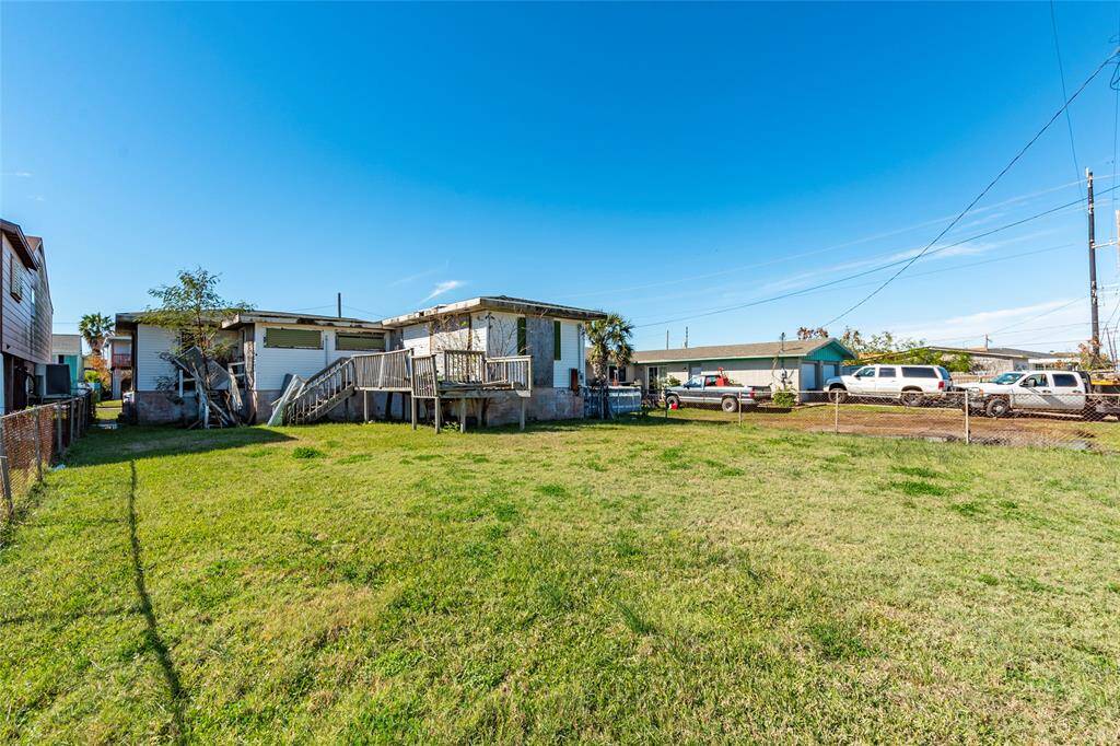 Expansive backyard space, perfect for outdoor gatherings and activities.