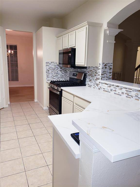 KITCHEN VIEW 4