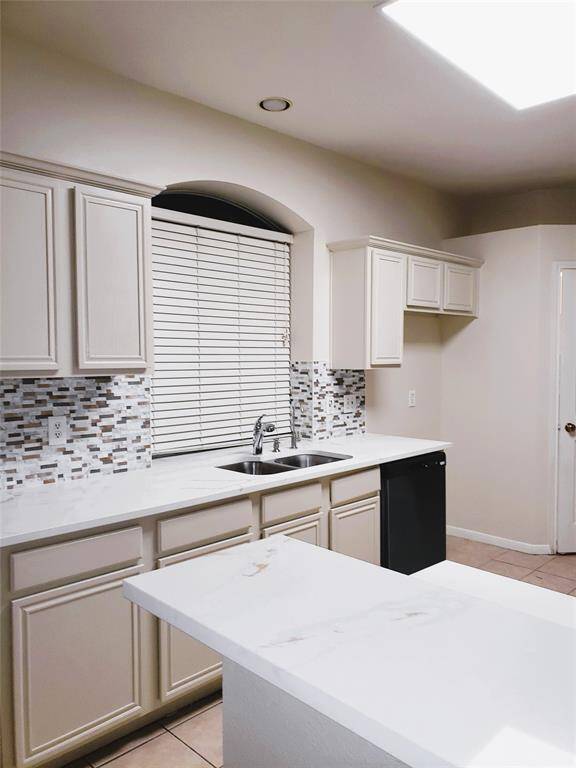 KITCHEN VIEW 5