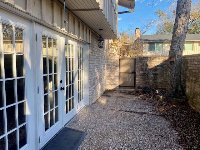 Nice big patio for parties or relaxing...