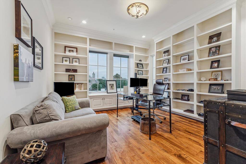 Study/Library - built-ins with adjustable shelving