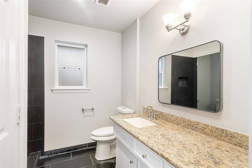 MIL Full Bath