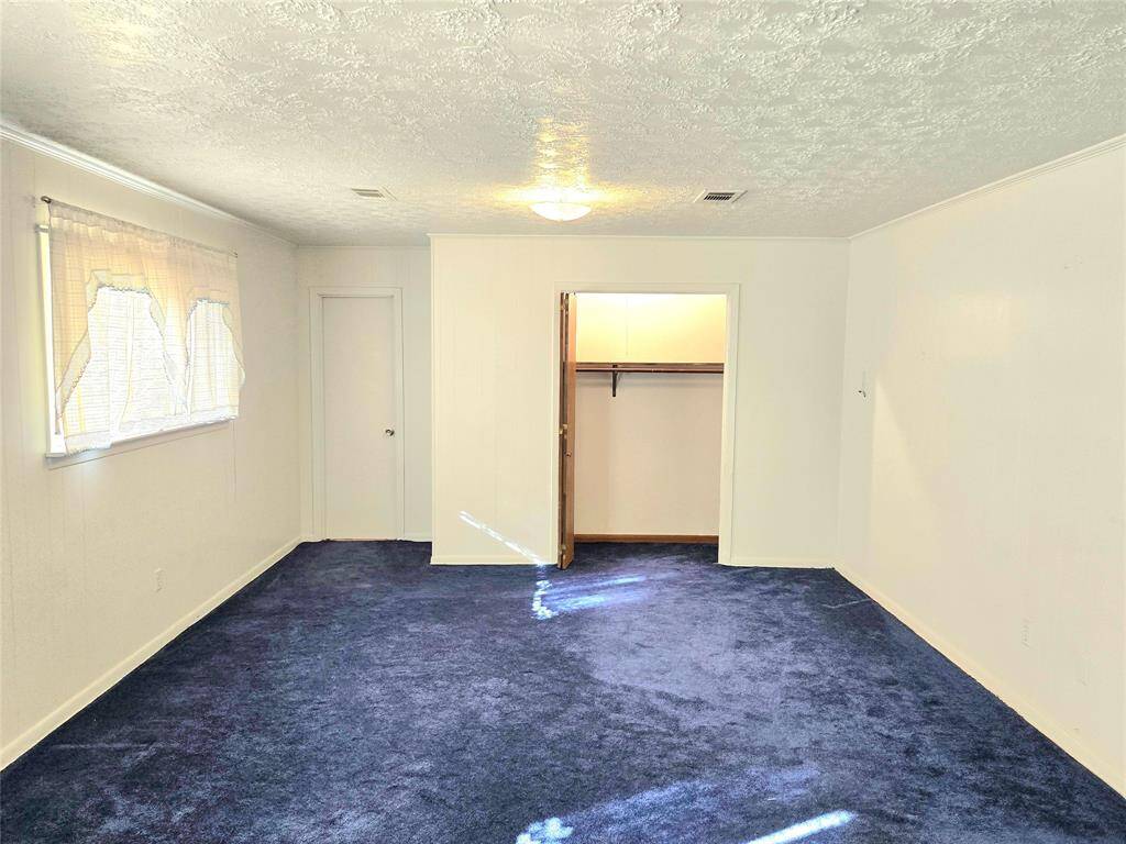 Guest suite bedroom/studio