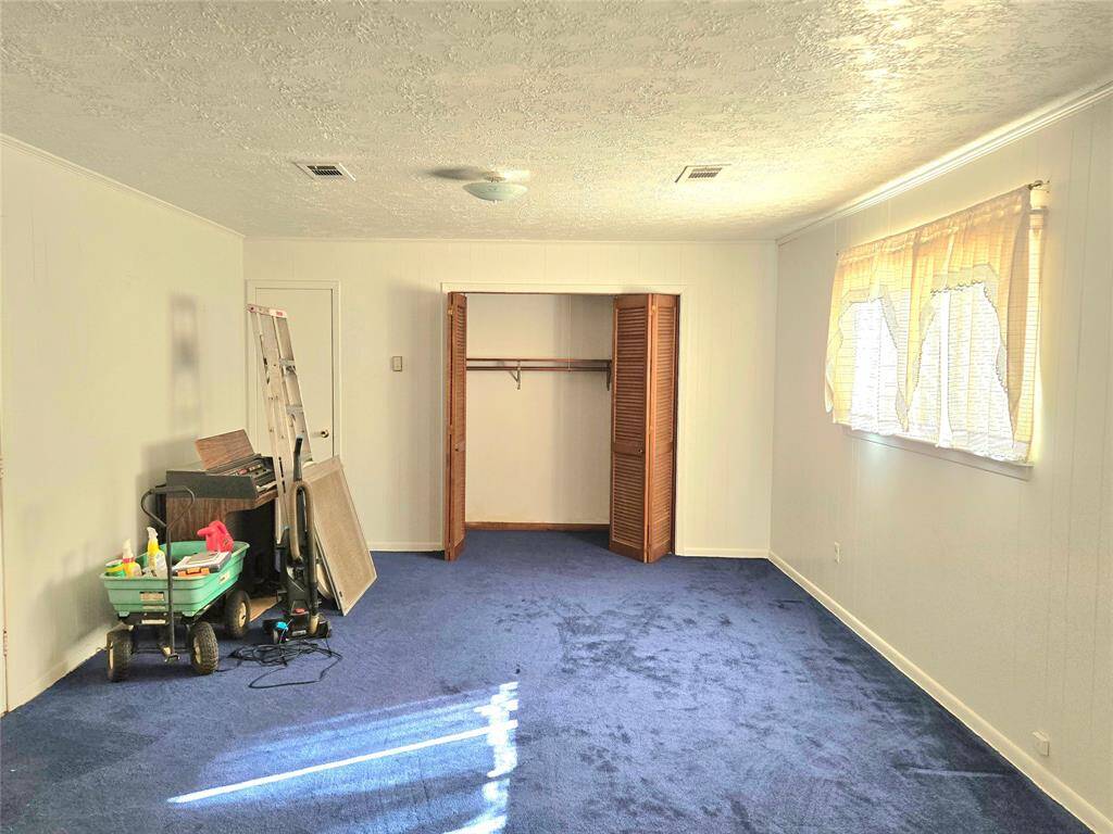 Guest suite bedroom/studio