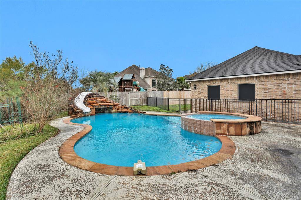 I know it is a little chilly outside right now but come summer in the Texas heat, this is so inviting.