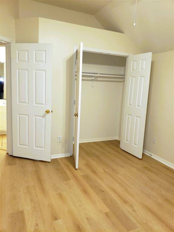 BEDROOM 4 CLOSET