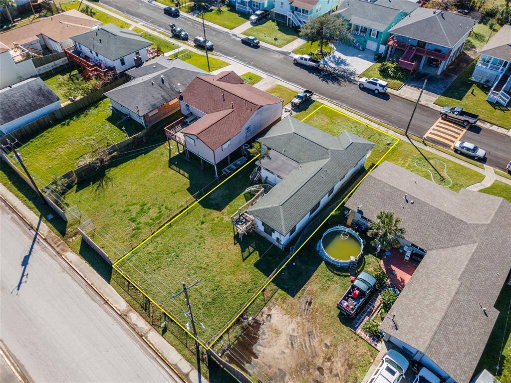 Spacious lot in a charming neighborhood, perfect for building your dream home. Enjoy ample yard space and easy access to nearby amenities.