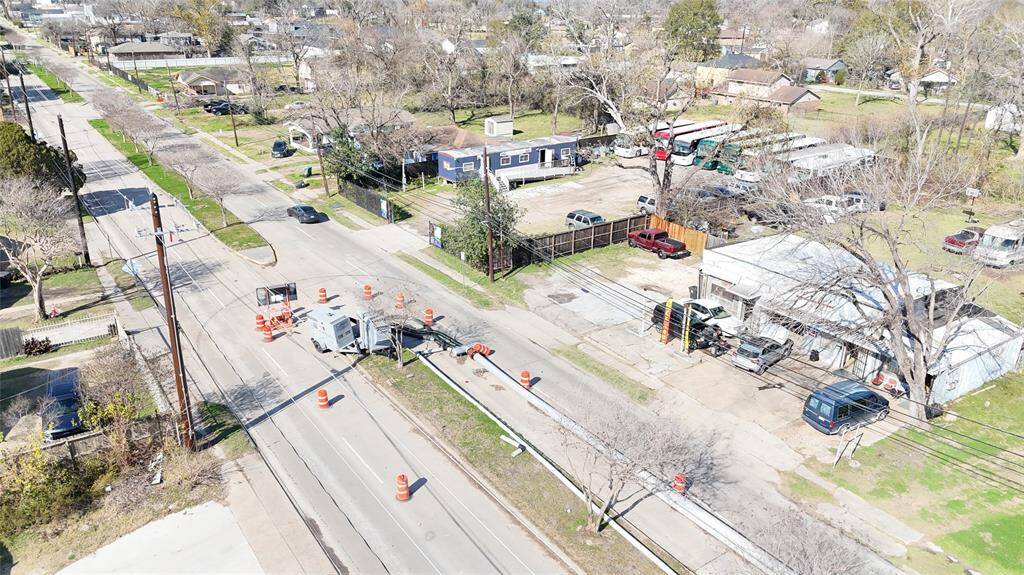 This lot is perfectly situated in the heart of a rapidly developing area, surrounded by thriving residential and commercial projects.