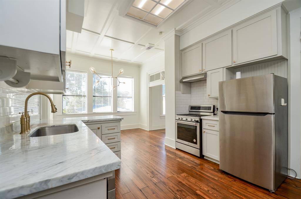 Kitchen was fully updated in 2021 with new cabinets, counter tops & stainless steel appliances.