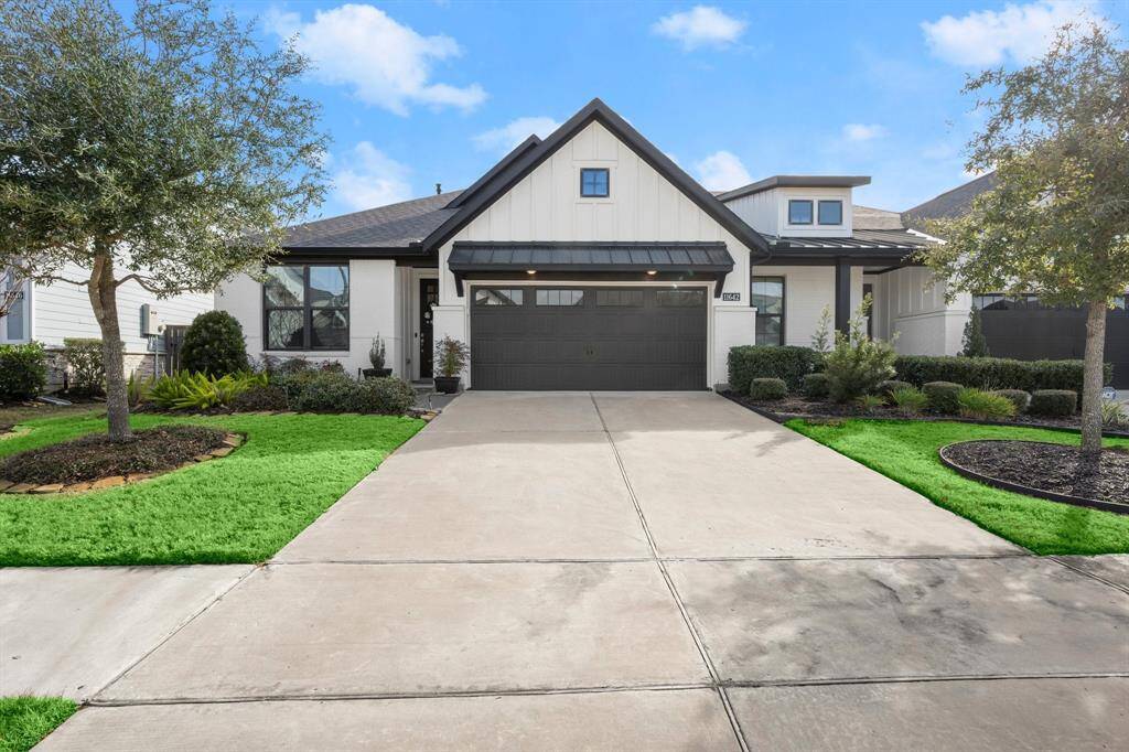 Charming Front Yard