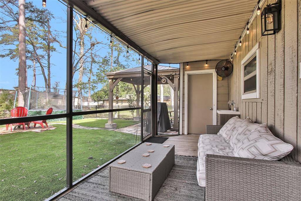 Covered and screened in porch!