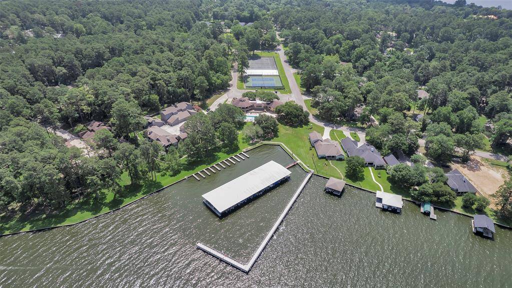 Fishing Pier, marina, and day docks.   Once you get on land, there's a small park, the community pool, clubhouse, tennis courts, and basketball court.  The clubhouse has lots of social activities throughout the year.