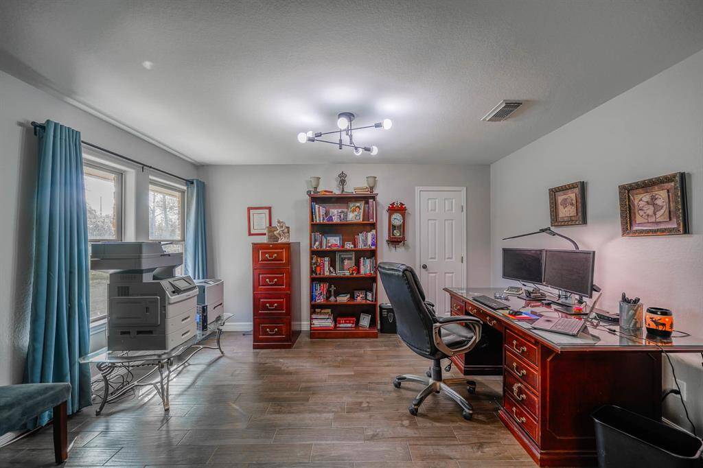 Large Home Office.