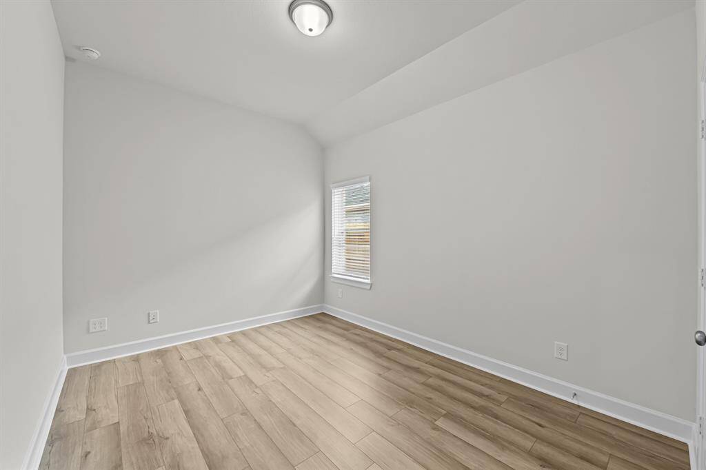 Another 2ndary bedroom