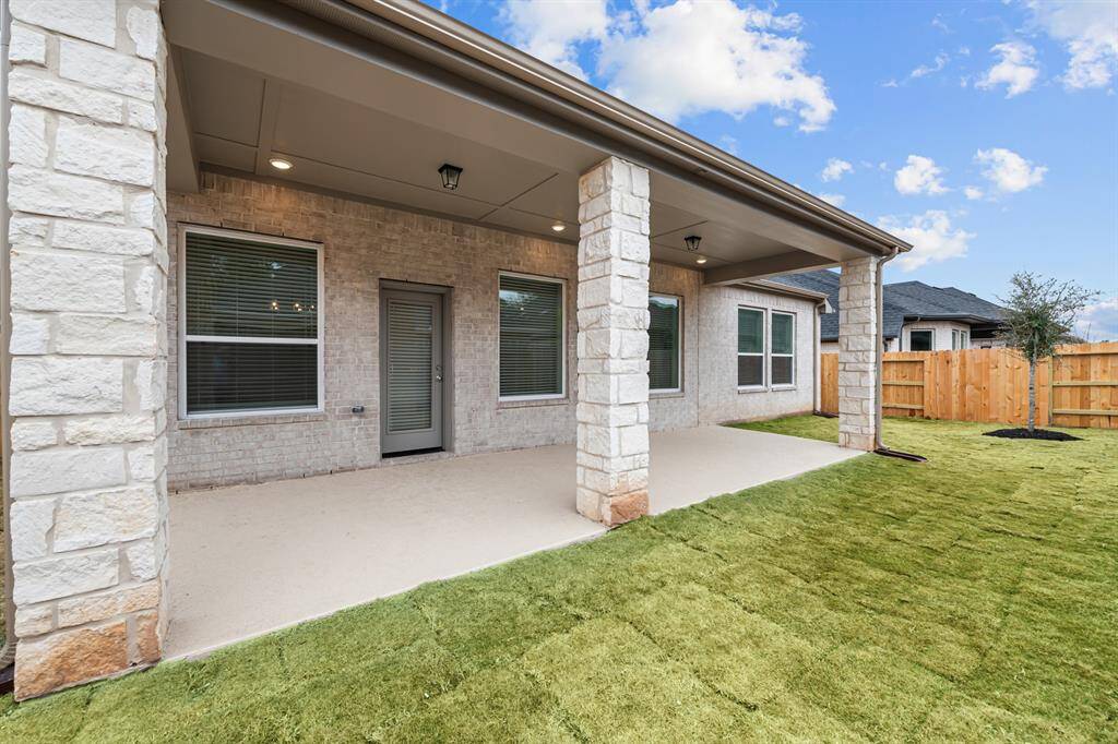 Full brick exterior. Fully landscaped lawn with sprinkler system