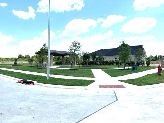Pine Trails offers a large common space area with a pavilion with fire pit, a picnic area and another sitting area!  Walking trail around detention pond as well!