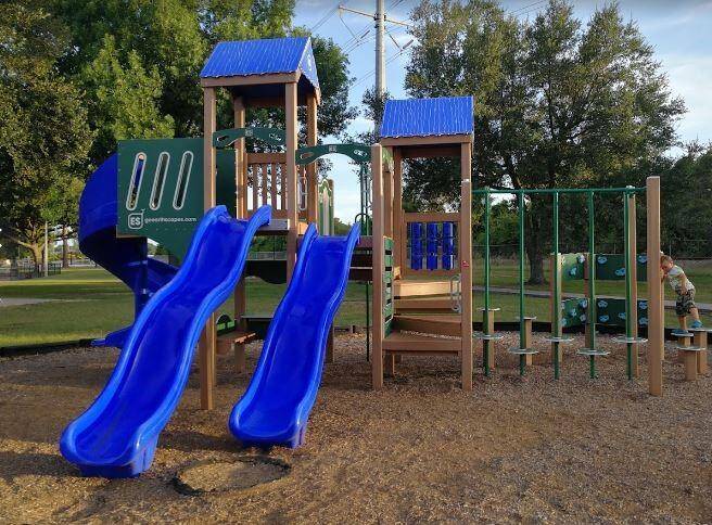 Nearby Burroughs park is only 1 mile away