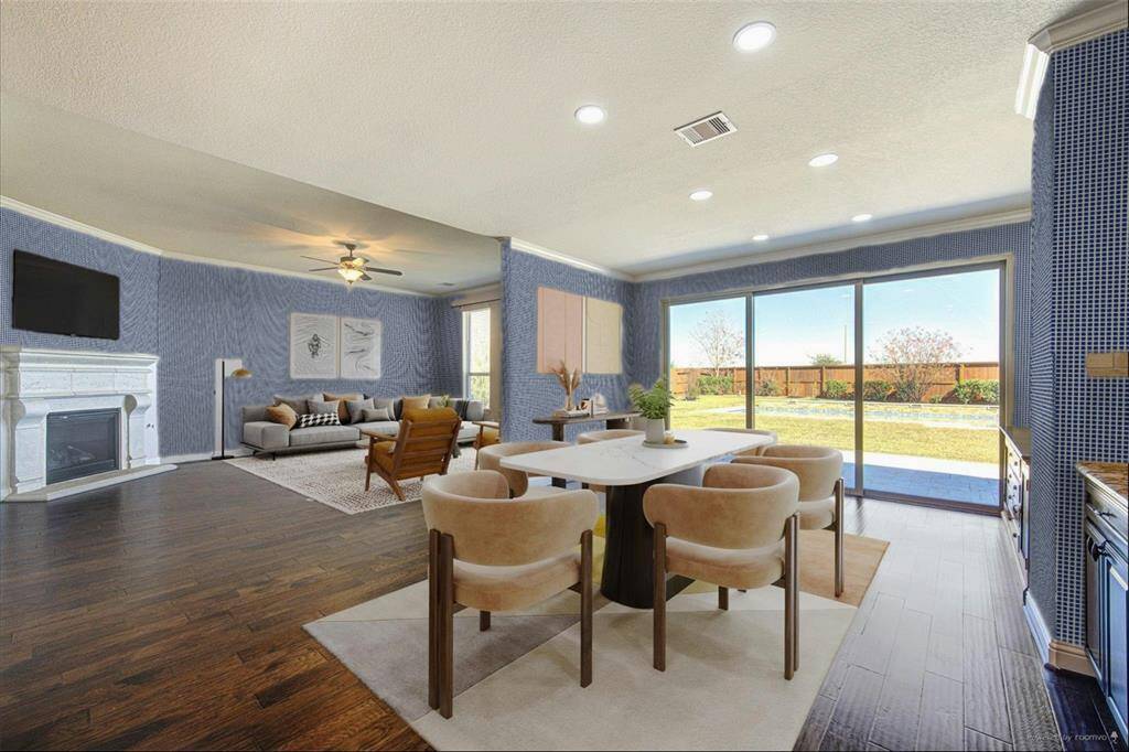 Virtual staged and painted area. If you like more colors, you can bring your own touch to this beautiful area.