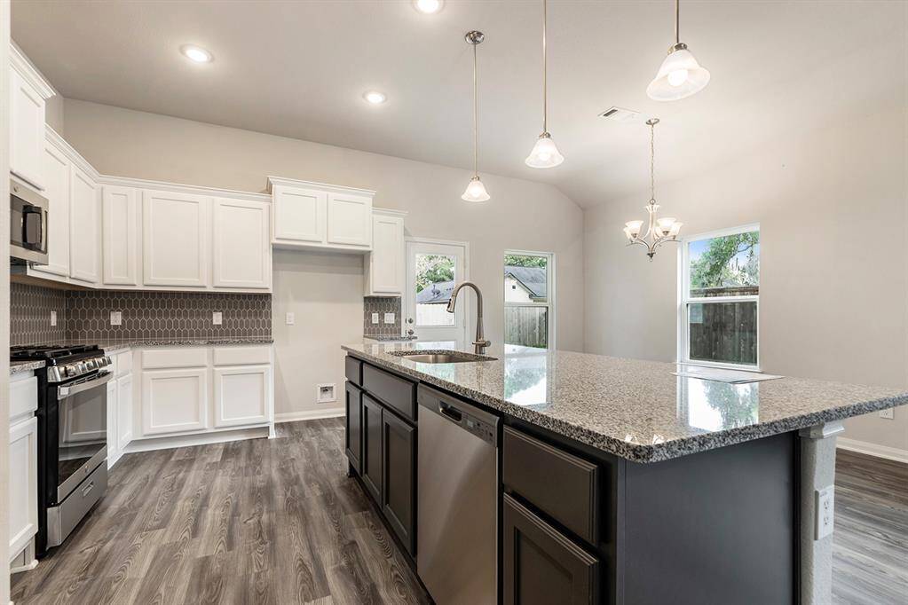 Spacious kitchen