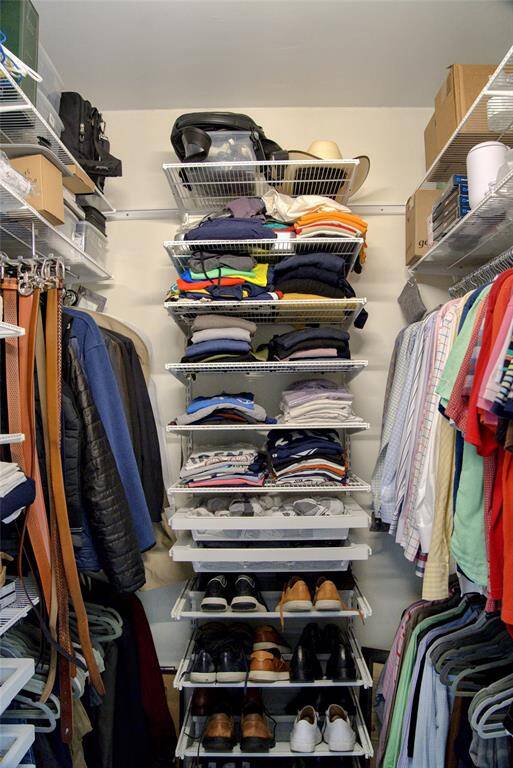 In the closet, the ELFA storage system provides you with added flexibility and optimized solutions for your clothing and shoes.