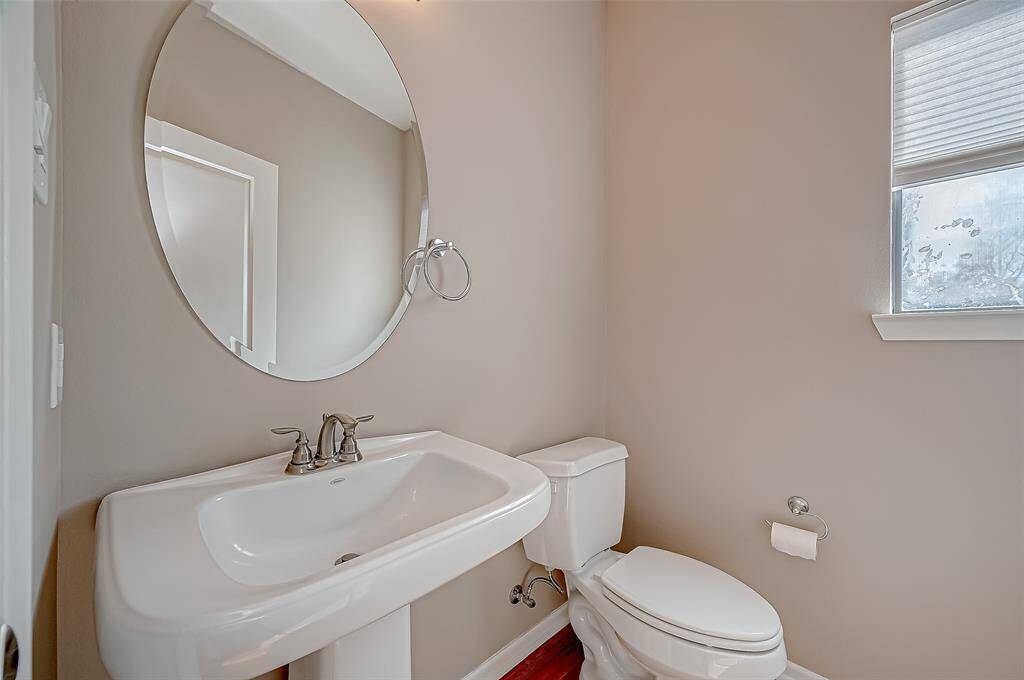 2 FLOOR HALF-BATH