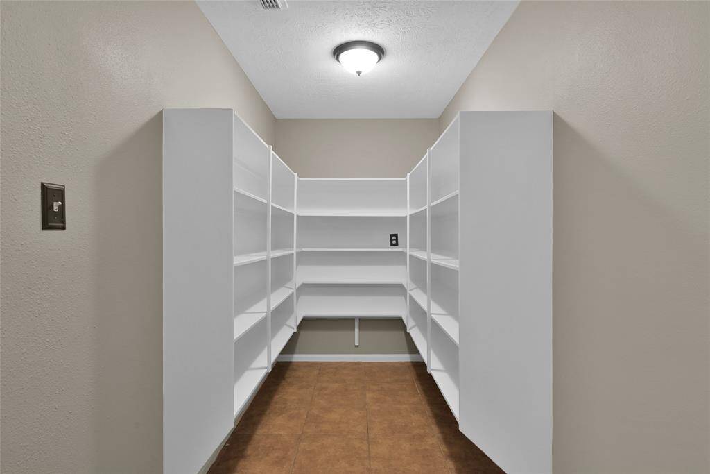 HUGE PANTRY!